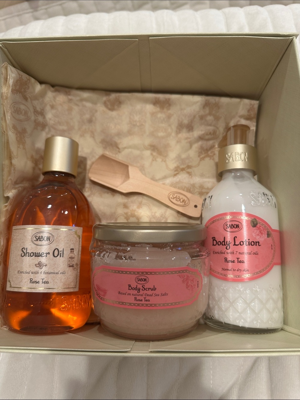 Sabon Rose Tea Body Scrub & Care Gift Set